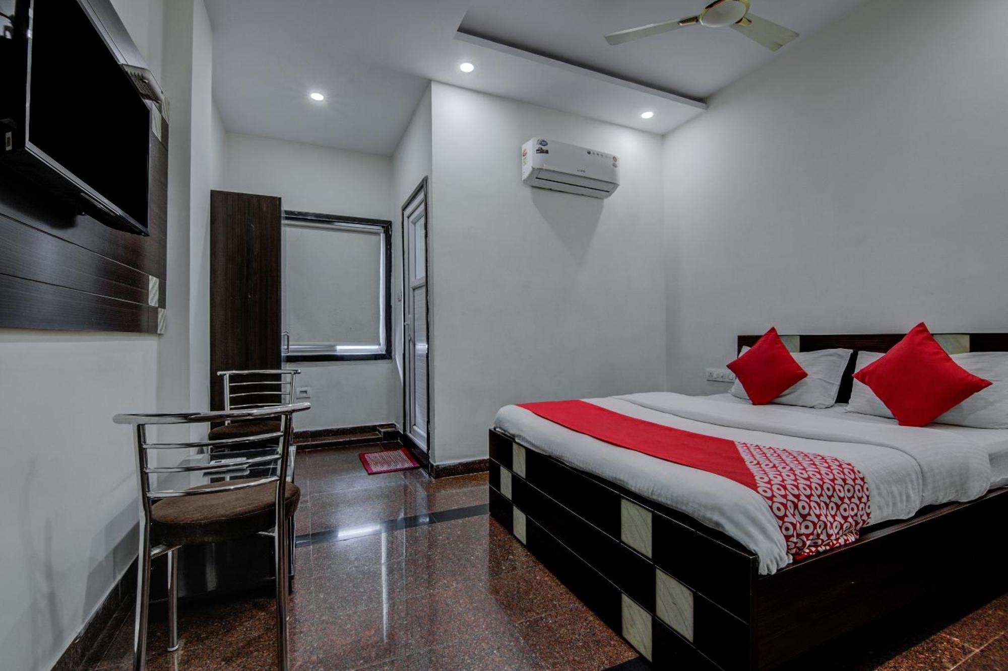 Hotel O Vb Grand Visakhapatnam Esterno foto