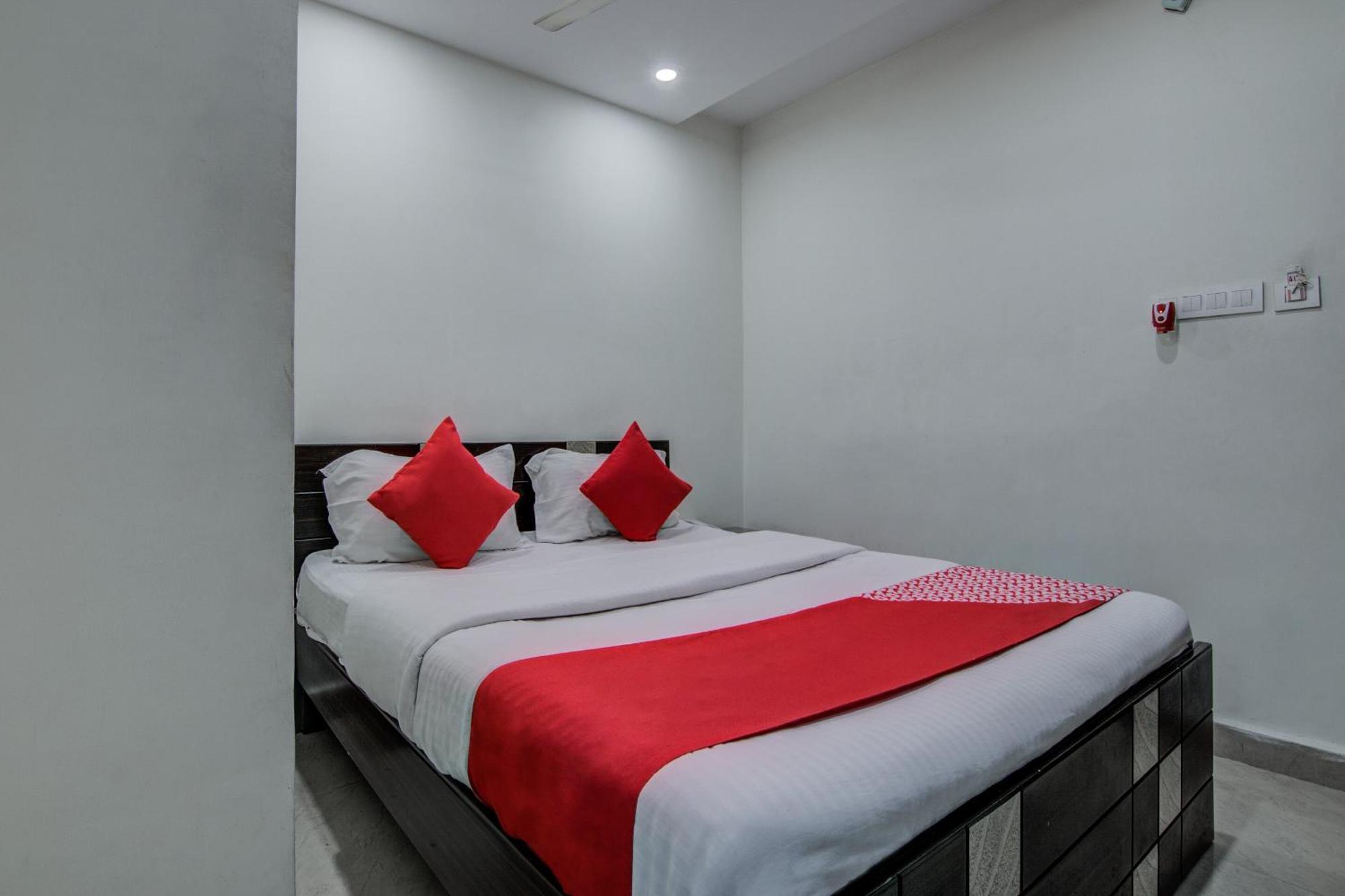Hotel O Vb Grand Visakhapatnam Esterno foto