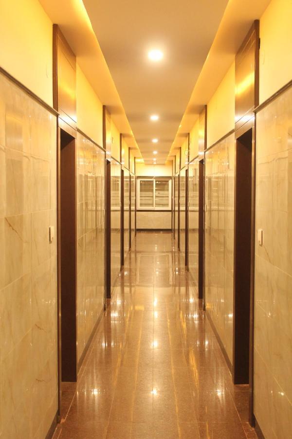Hotel O Vb Grand Visakhapatnam Esterno foto